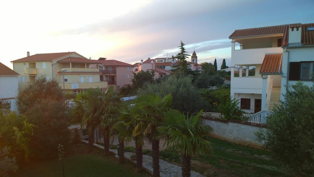 Apartments Free Parking Big Garden Peroj Rum bild
